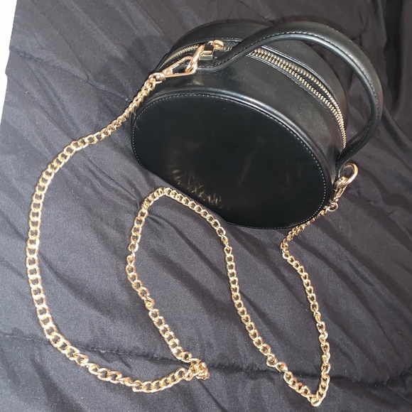 Black round purse with gold chained strap - Picture 2 of 5